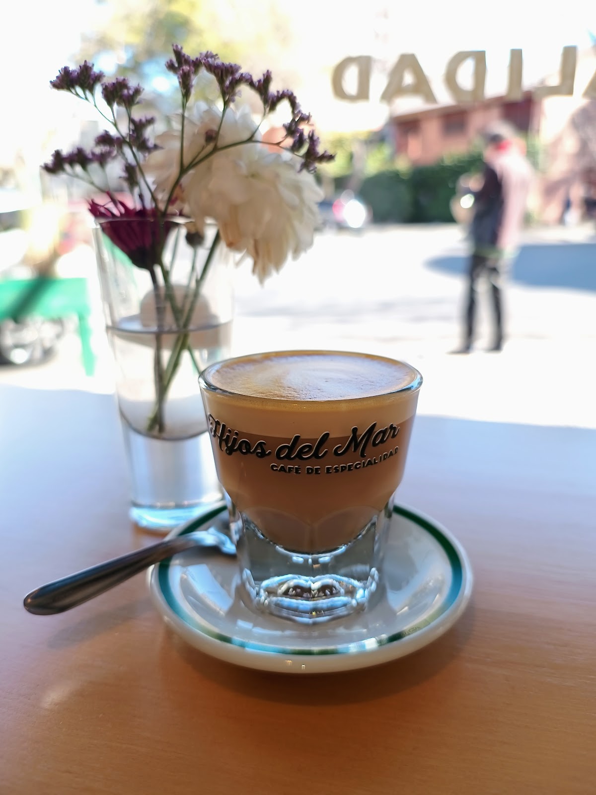 Cortado en la ventana